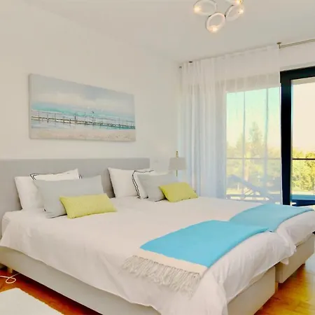 Nature Apartment 229 - Clever Details, Sleeps 6, Luxury, Walking Distance *