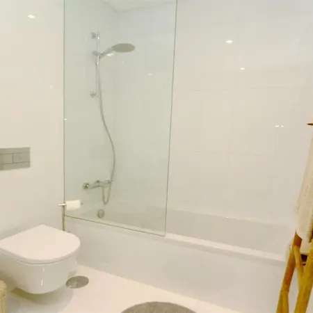 Nature Apartment 229 - Clever Details, Sleeps 6, Luxury, Walking Distance *