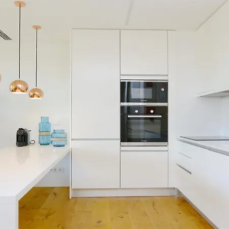 アパート Nature Apartment 229 - Clever Details, Sleeps 6, Luxury, Walking Distance ヴィラモウラ